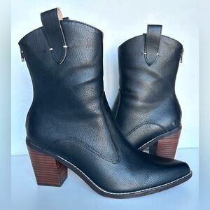 Oasis Society boots